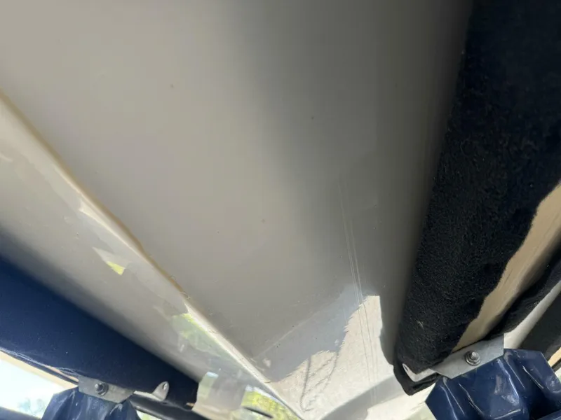 Slide: The Image of Sea Ray 215 Express Cruiser 1999 - 5985815