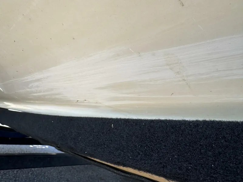 Slide: The Image of Sea Ray 215 Express Cruiser 1999 - 5985822