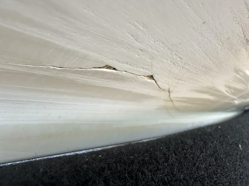 Slide: The Image of Sea Ray 215 Express Cruiser 1999 - 5985824