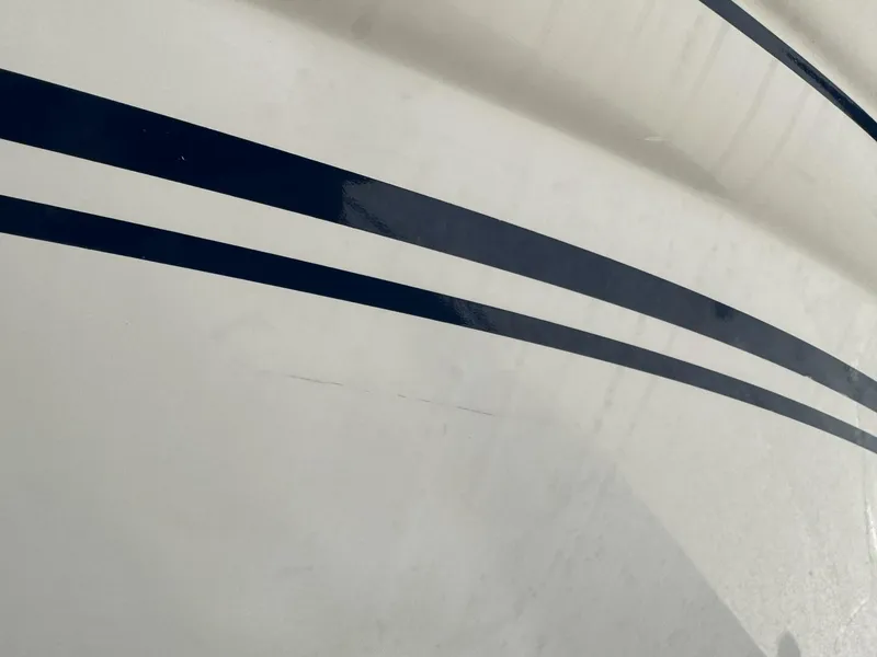 Slide: The Image of Sea Ray 215 Express Cruiser 1999 - 5985832