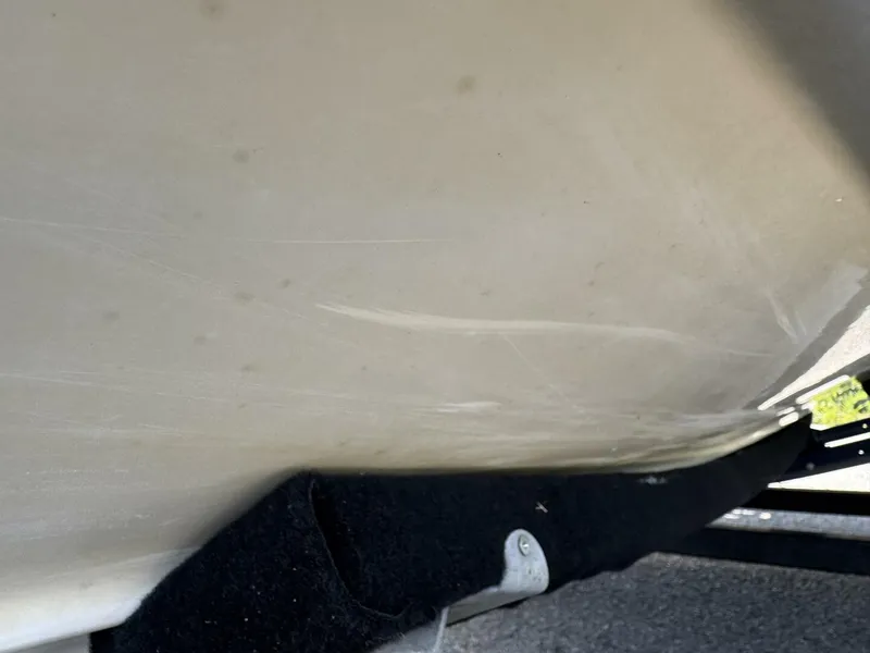 Slide: The Image of Sea Ray 215 Express Cruiser 1999 - 5985839