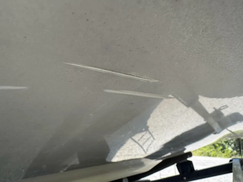 Slide: The Image of Sea Ray 215 Express Cruiser 1999 - 5985843