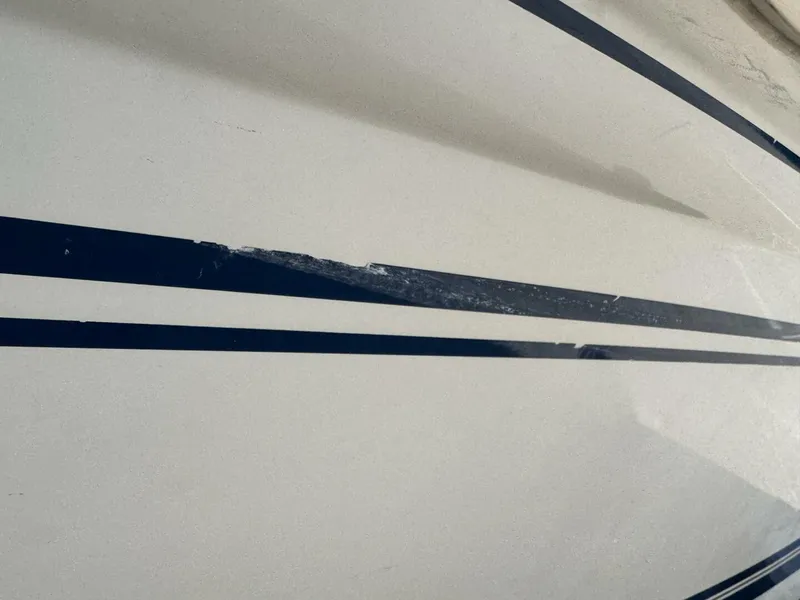 Slide: The Image of Sea Ray 215 Express Cruiser 1999 - 5985846