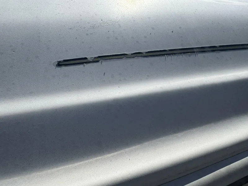 Slide: The Image of Sea Ray 215 Express Cruiser 1999 - 5985848