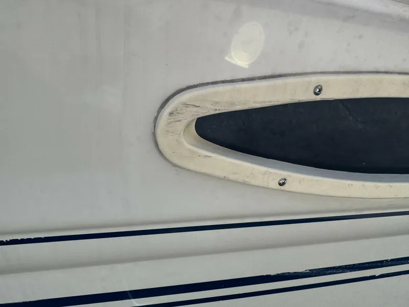 Slide: The Image of Sea Ray 215 Express Cruiser 1999 - 5985853