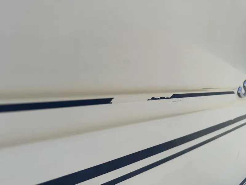 Slide: The Image of Sea Ray 215 Express Cruiser 1999 - 5985861