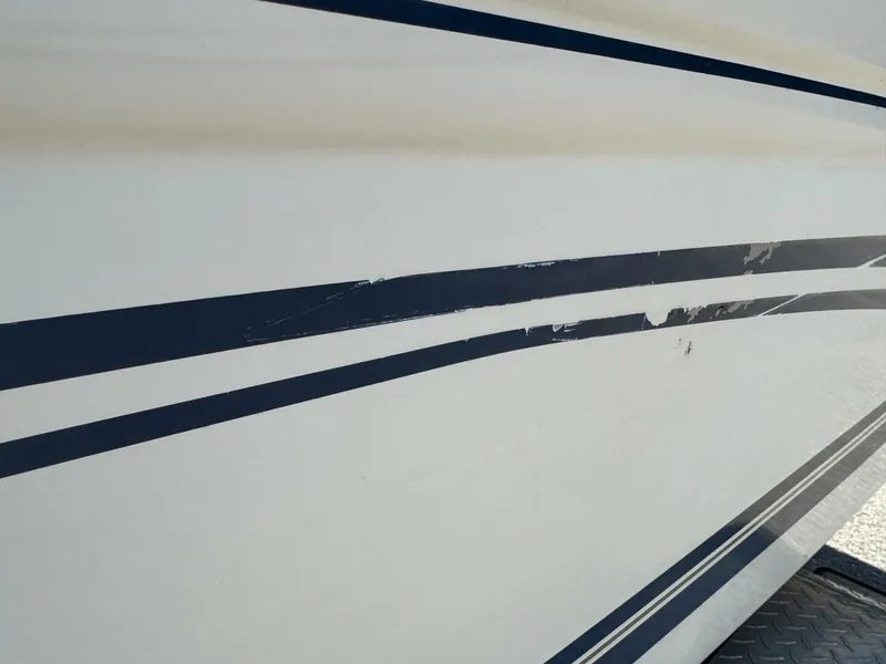 Slide: The Image of Sea Ray 215 Express Cruiser 1999 - 5985871