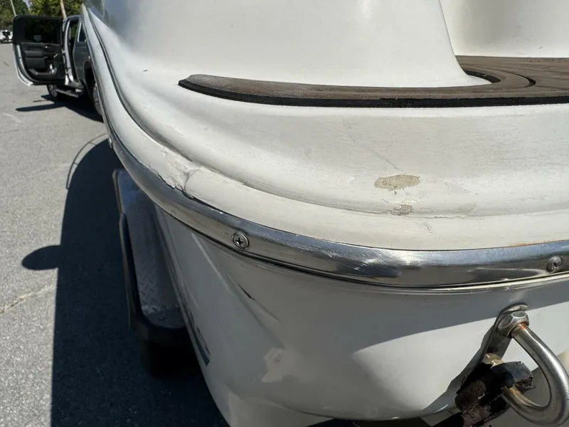 Slide: The Image of Sea Ray 215 Express Cruiser 1999 - 5985888