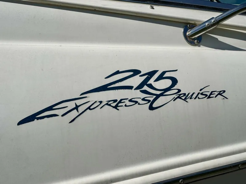 Slide: The Image of Sea Ray 215 Express Cruiser 1999 - 5985890