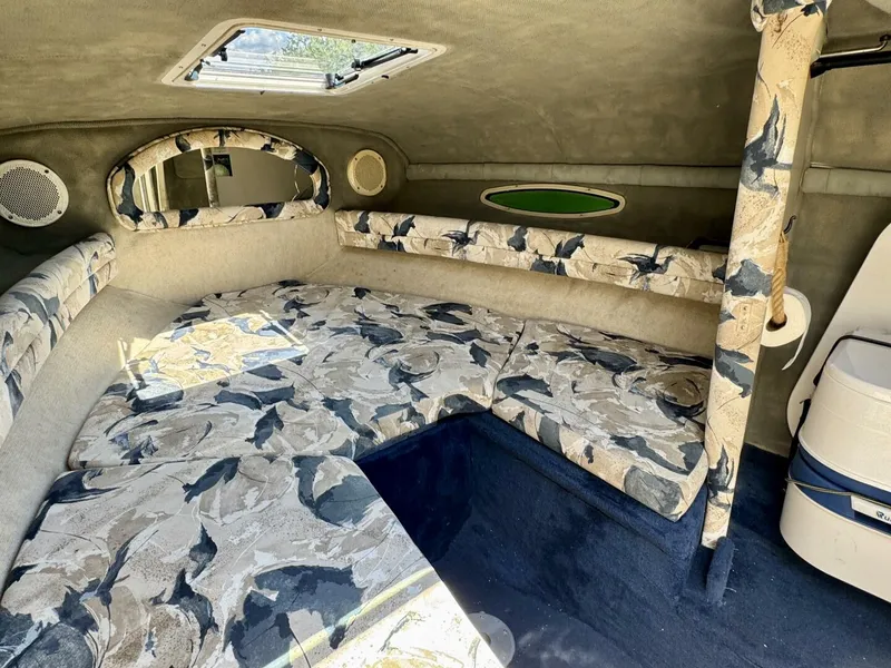 Slide: The Image of Sea Ray 215 Express Cruiser 1999 - 5985697