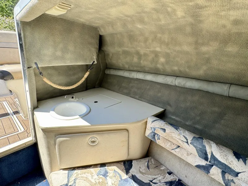 Slide: The Image of Sea Ray 215 Express Cruiser 1999 - 5985713