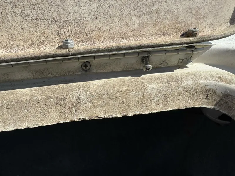 Slide: The Image of Sea Ray 215 Express Cruiser 1999 - 5985742