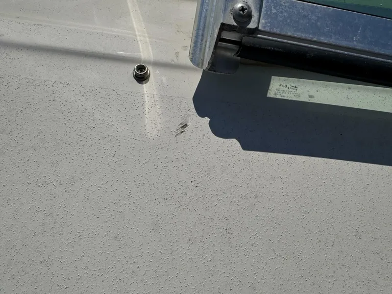 Slide: The Image of Sea Ray 215 Express Cruiser 1999 - 5985744