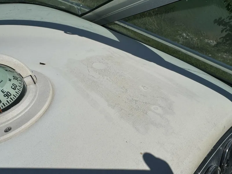 Slide: The Image of Sea Ray 215 Express Cruiser 1999 - 5985746