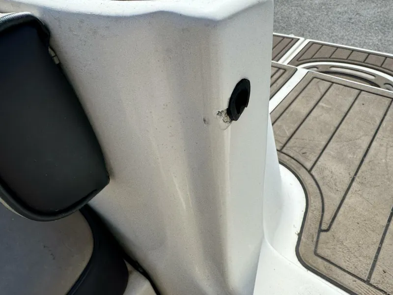 Slide: The Image of Sea Ray 215 Express Cruiser 1999 - 5985757