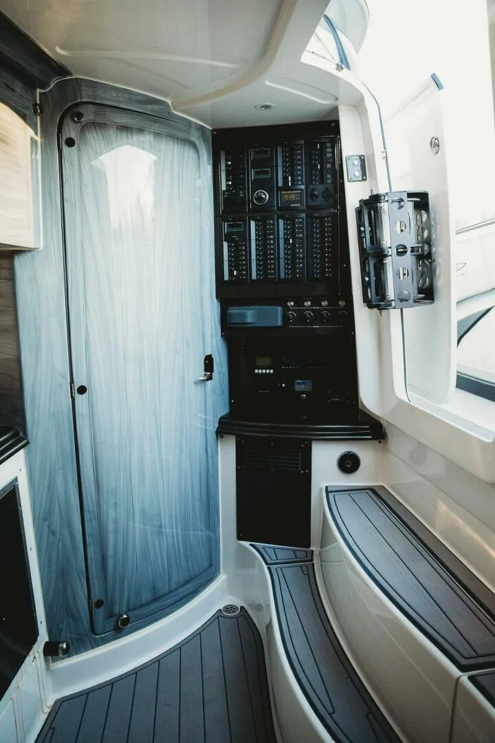 Slide: The Image of MTI V57 2018 - 5890919