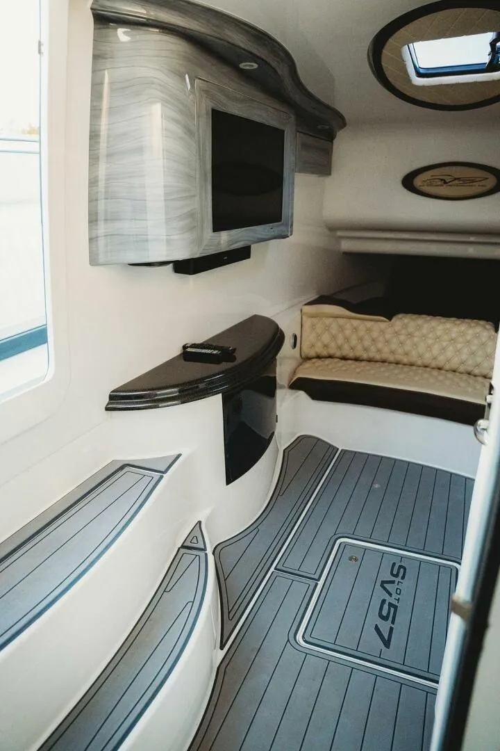 Slide: The Image of MTI V57 2018 - 5890924