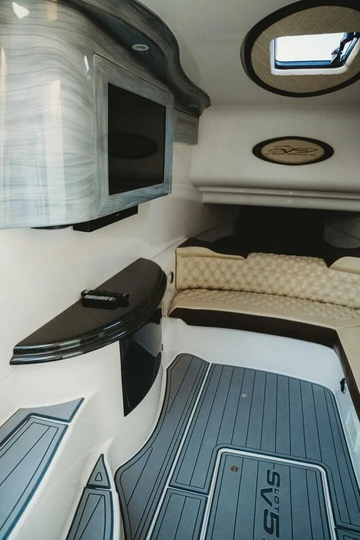 Slide: The Image of MTI V57 2018 - 5890929