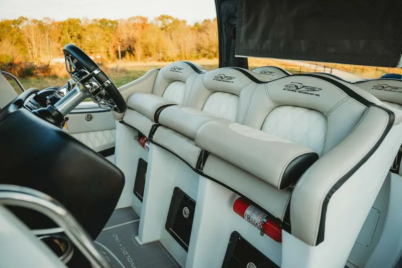 Slide: The Image of MTI V57 2018 - 5890944