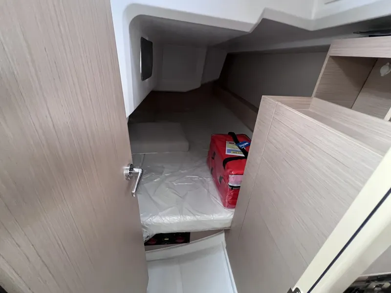 Slide: The Image of Beneteau 30.1 2024 - 6067908