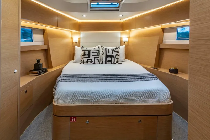 Slide: The Image of Hylas 57 2021 - 5891402