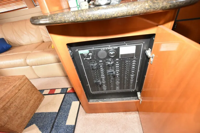 Slide: The Image of Carver 46 Voyager 2006 - 5891533