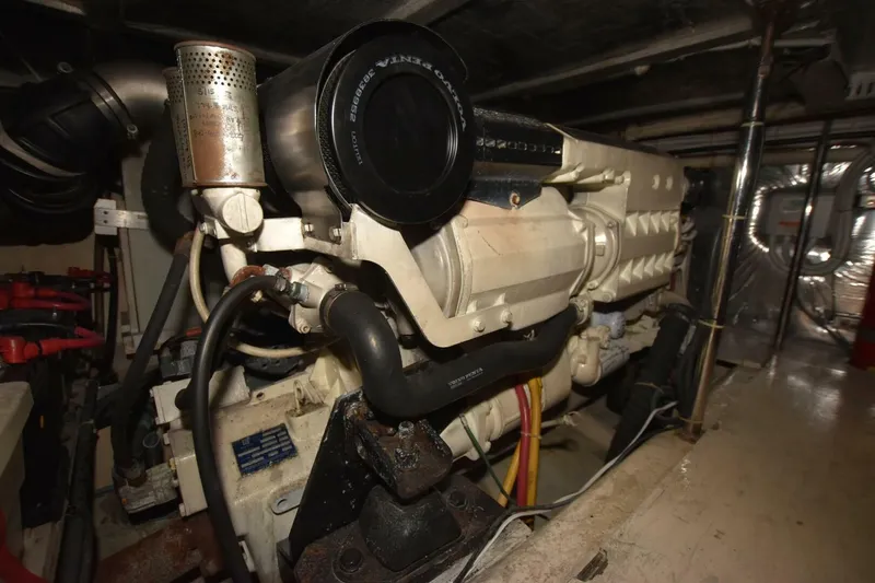 Slide: The Image of Carver 46 Voyager 2006 - 5891544