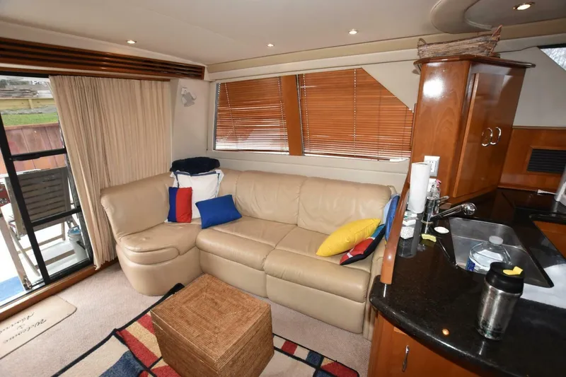 Slide: The Image of Carver Yachts 46 Voyager 2006 - 5891524