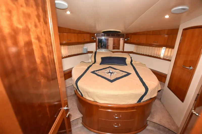 Slide: The Image of Carver Yachts 46 Voyager 2006 - 5891536
