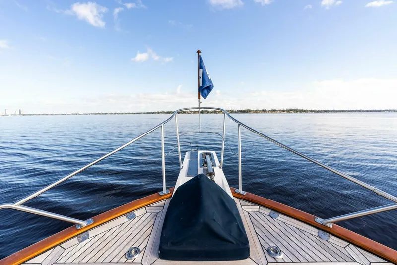 Slide: The Image of Grand Banks Europa 46 2006 - 5891761