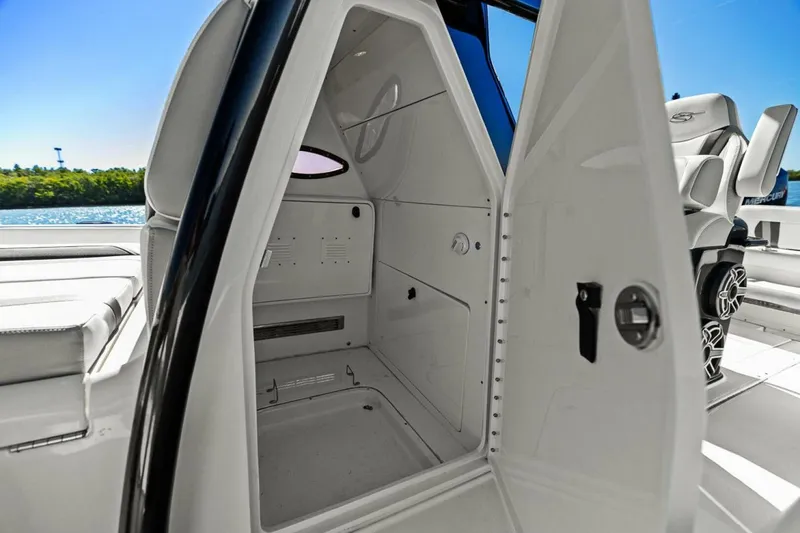 Slide: The Image of Shearwater 270 SS Open Carolina 2021 - 5892054