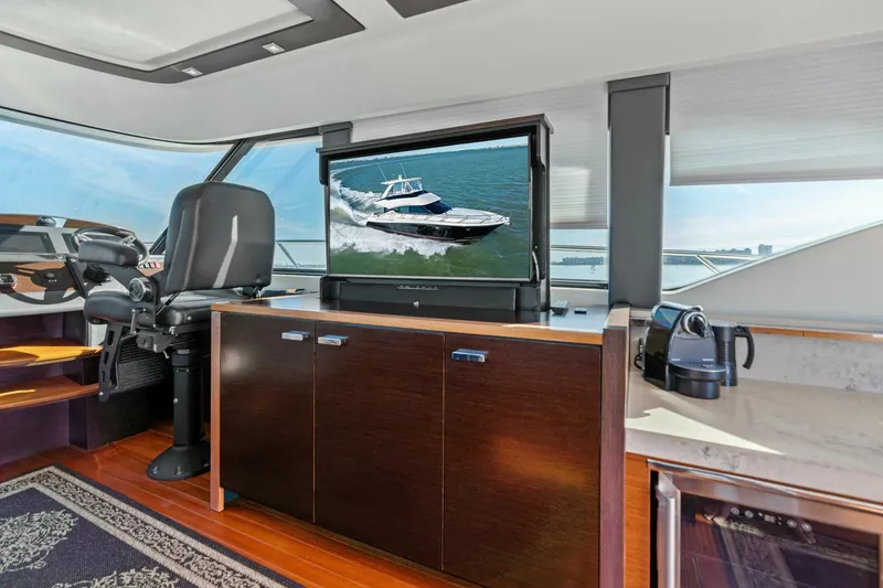 Slide: The Image of 2016 Tiara Yachts 50 Flybridge - Salon - 5917896