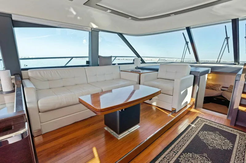 Slide: The Image of 2016 Tiara Yachts 50 Flybridge - Salon - 5913625