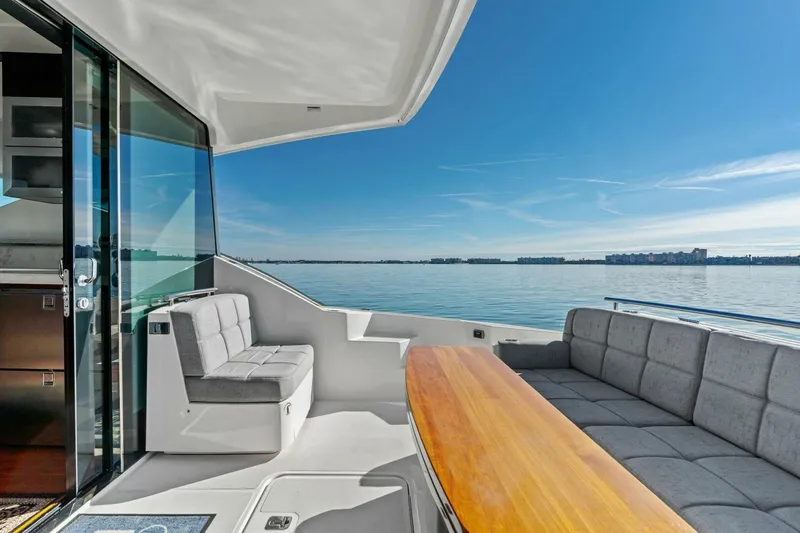 Slide: The Image of 2016 Tiara Yachts 50 Flybridge - 5910816