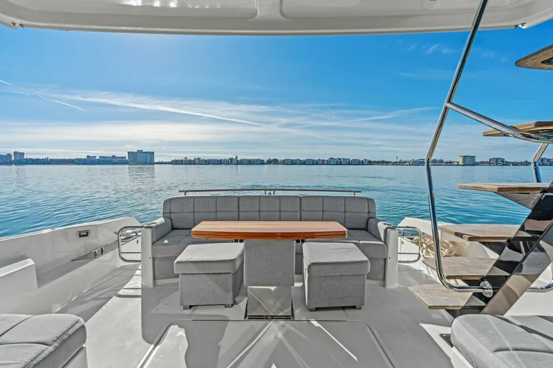 Slide: The Image of 2016 Tiara Yachts 50 Flybridge - 5910809