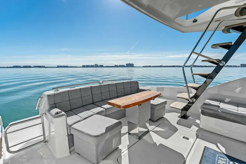 Slide: The Image of 2016 Tiara Yachts 50 Flybridge - 5910844