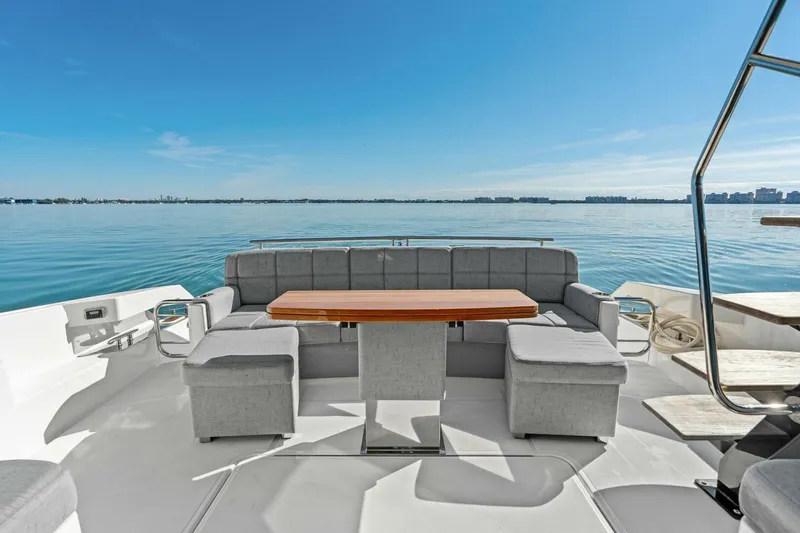 Slide: The Image of 2016 Tiara Yachts 50 Flybridge - 5910843