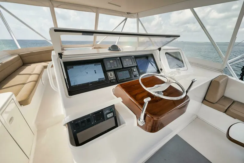 Slide: The Image of Ocean 73 UNCONQUERED - Helm Station 2005 Ocean 73 Super Sport UNCONQUERED - 7650730
