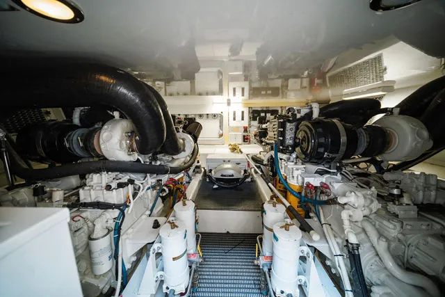 Slide: The Image of Hatteras 54 Convertible 2003 - 45