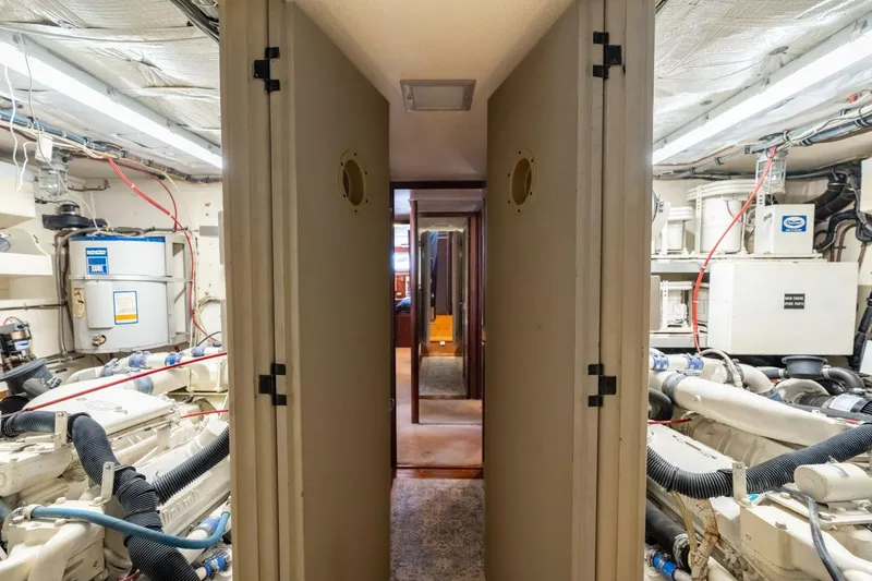 Slide: The Image of Hatteras 53 Motor Yacht 1985 - 5930483