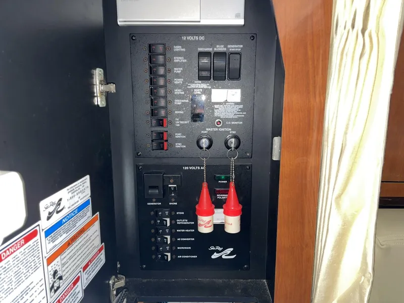 Slide: The Image of Sea Ray 320 Sundancer 2006 - 5892708