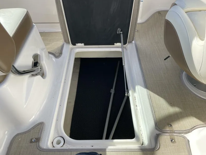 Slide: The Image of Chaparral 210 Suncoast 2016 - 5893362