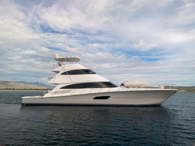 The Image of 2021 Viking 92 Skybridge - 5899095