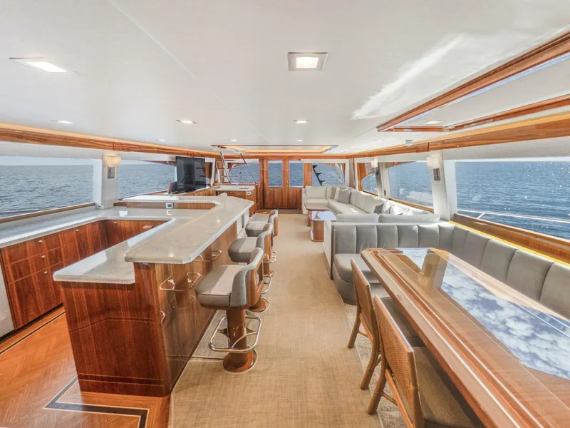 Slide: The Image of 2021 Viking 92 Skybridge - 5899104