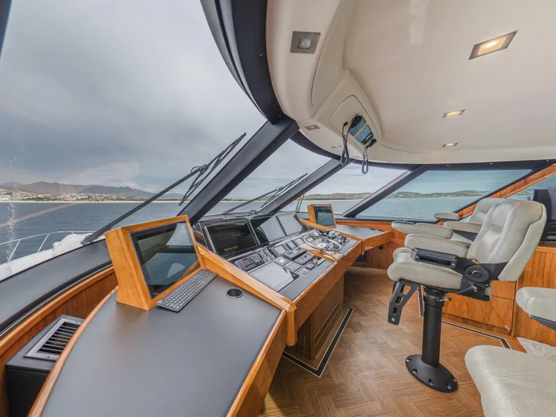 Slide: The Image of Viking 92 Skybridge 2021 - 5899127