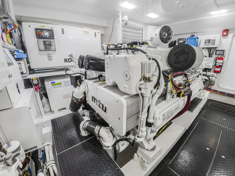 Slide: The Image of Viking 92 Skybridge 2021 - 5899145