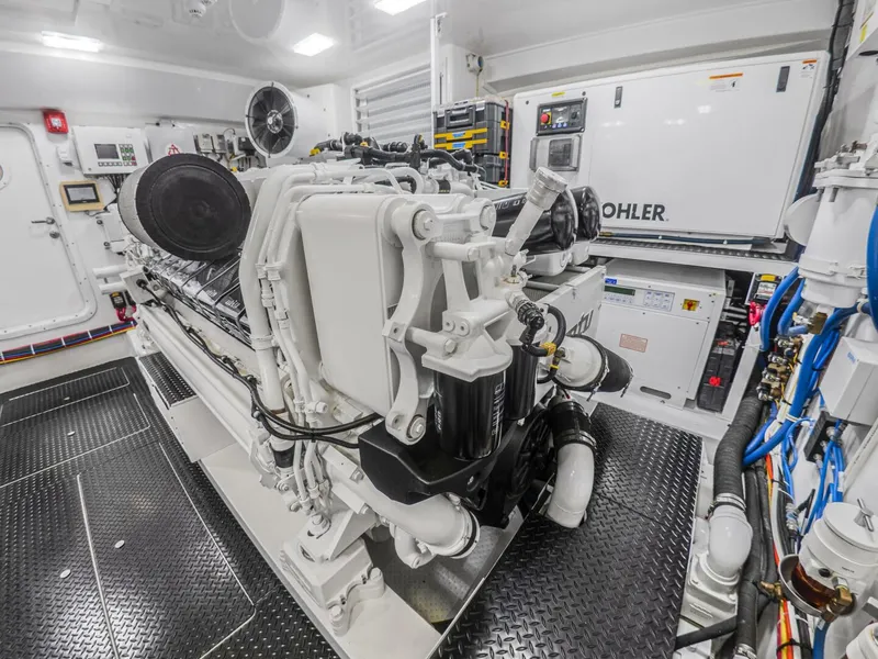 Slide: The Image of Viking 92 Skybridge 2021 - 5899146