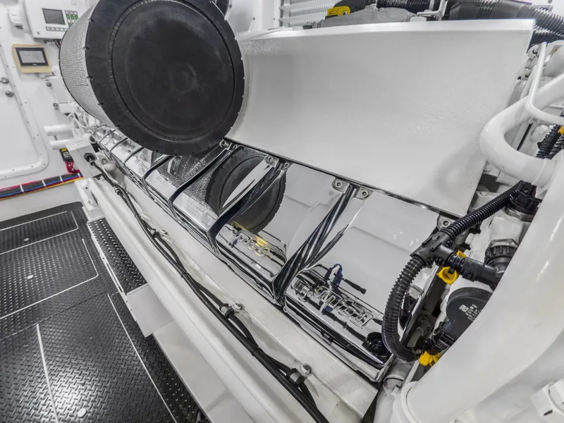 Slide: The Image of Viking 92 Skybridge 2021 - 5899147