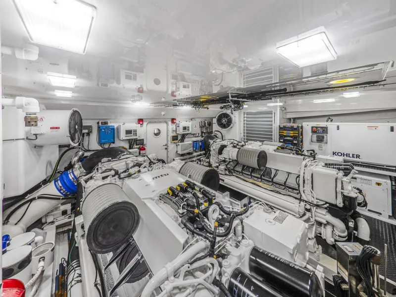 Slide: The Image of Viking 92 Skybridge 2021 - 5899151