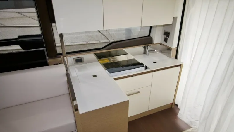 Slide: The Image of 2018 Prestige 460 S Galley - 6613623